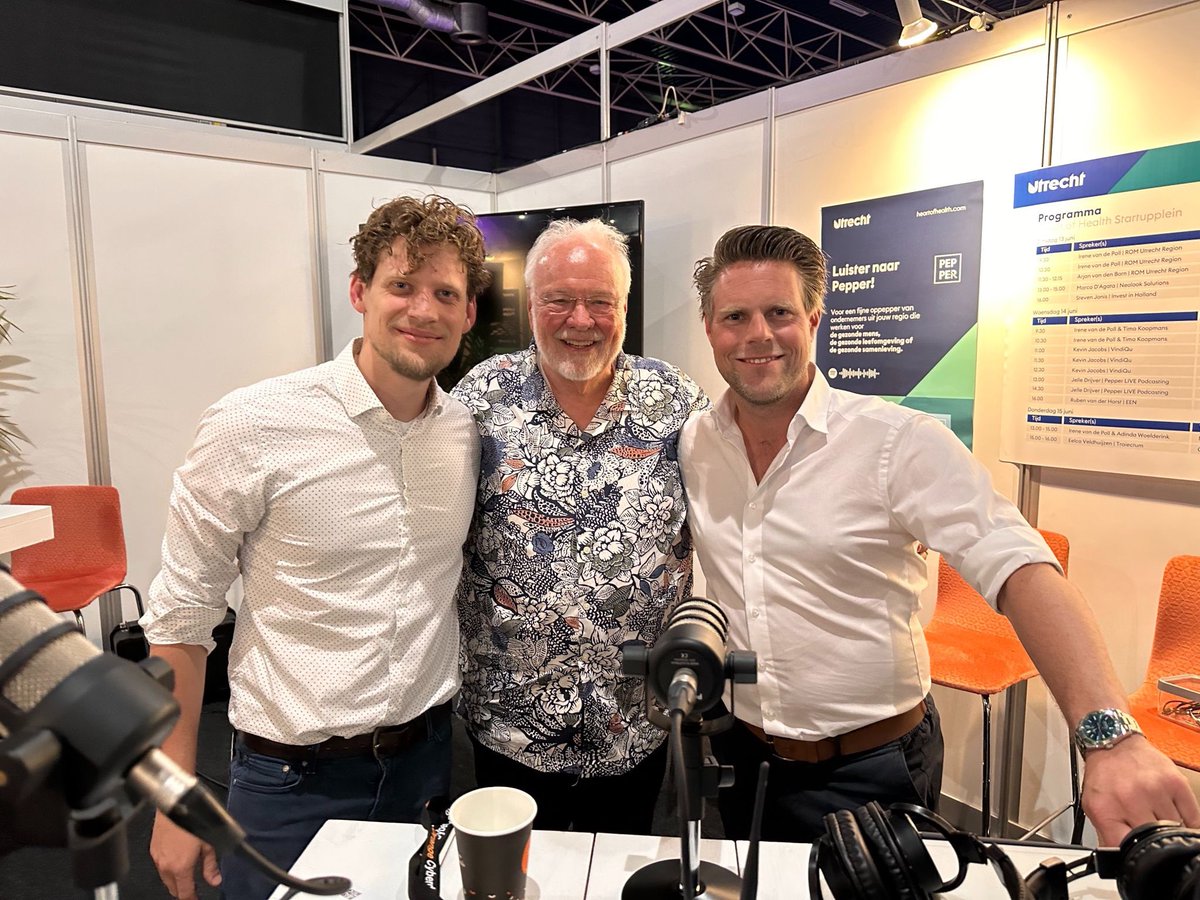 Thrilled to share the latest episode of our podcast, where Jos Hummelen and I dive into the fascinating world of Virtual Reality with none other than Tom Furness - famously known as "The Grandfather of VR". open.spotify.com/show/5tgmCnLBR… #VR