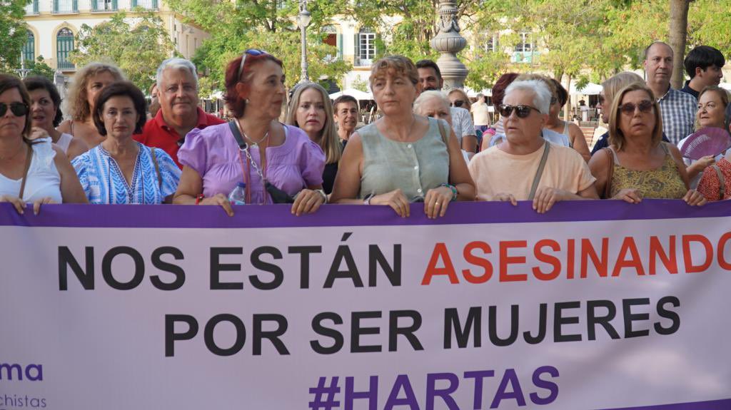 MViolencia0's tweet photo. Nos están asesinando por ser Mujeres. La violencia machista es una cuestión de Estado. #NiUnaMenos https://t.co/Wulxa8eGps