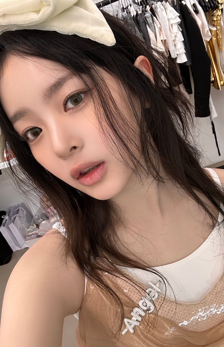 newjeansroom's tweet photo. 큐티섹시❤️❤️❤️❤️❤️❤️❤️❤️ https://t.co/AHkDdZWkvr