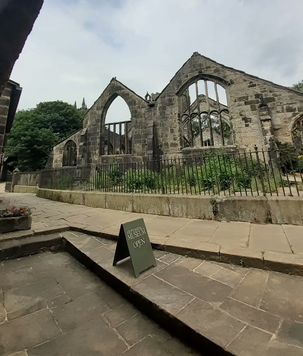 ElmetTrustUK's tweet photo. You are invited to our shared reading event to celebrate Ted Hughes’s poems set in and around Heptonstall on what would have been his 93rd birthday. The informal birthday gathering will take place at  @MuseumFriends on Thursday 17th August at 7pm.  

https://t.co/XD3DXvRF4L https://t.co/Y5nwhqEaMx