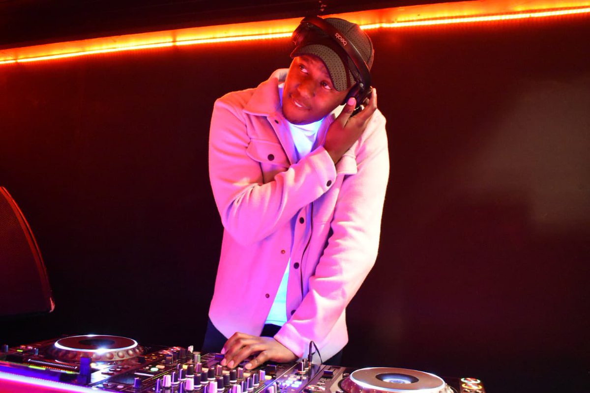 Let me make your day o je number 
Grap a copy and enjoy 

HOUSE OF DEEP 020📍
Playlists:
DjZile || Young Molz || TimAdeep|| Jas Artchild|| El Payo ….

Download/Streaming Links: 
Android Link: hearthis.at/kentonic-rz/ke…

Enjoy||| Download ||| Share

I am Kentonic 🫴🏾❤️
#deephouse