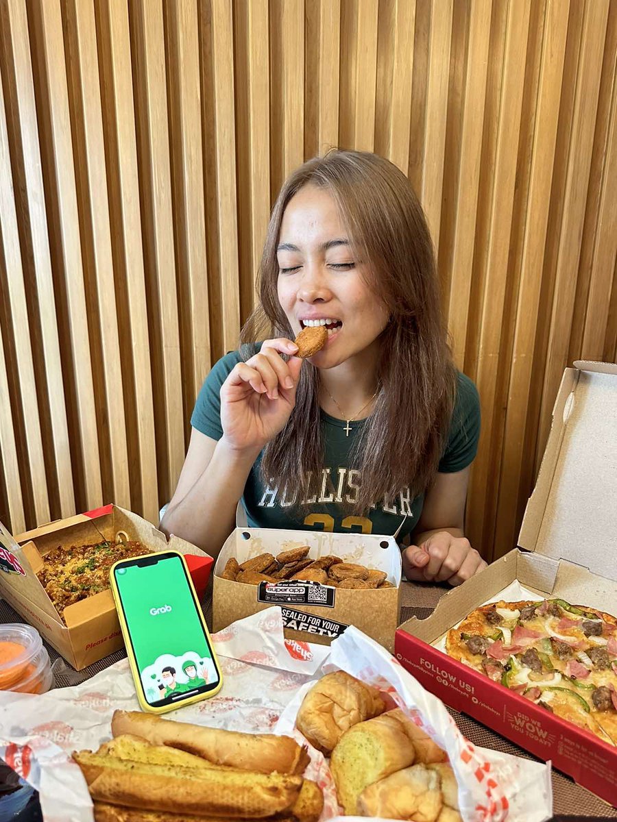 QueenJGOfficial's tweet photo. Jema Galanza x GrabFood PH

CODE: GRABFOODJEMA

Mechanics:
- P50 Off min PHP350 on GrabFood
- Valid July 21-31 or until supplies lasts
- Valid for one redemption only per user per day at ALL hours or until supplies last for that day. There's a daily cap on the number of redemptions. 
- Valid only for GrabFood orders within Metro Manila

Don't forget to pair good food with their super intense PVL Games this conference!

Speaking of PVL, Merong pa-raffle din to those of you who will purchase on Grabfood with Jema’s code for a chance to get PVL tickets and even signed merch. 

Watch out for more announcements.