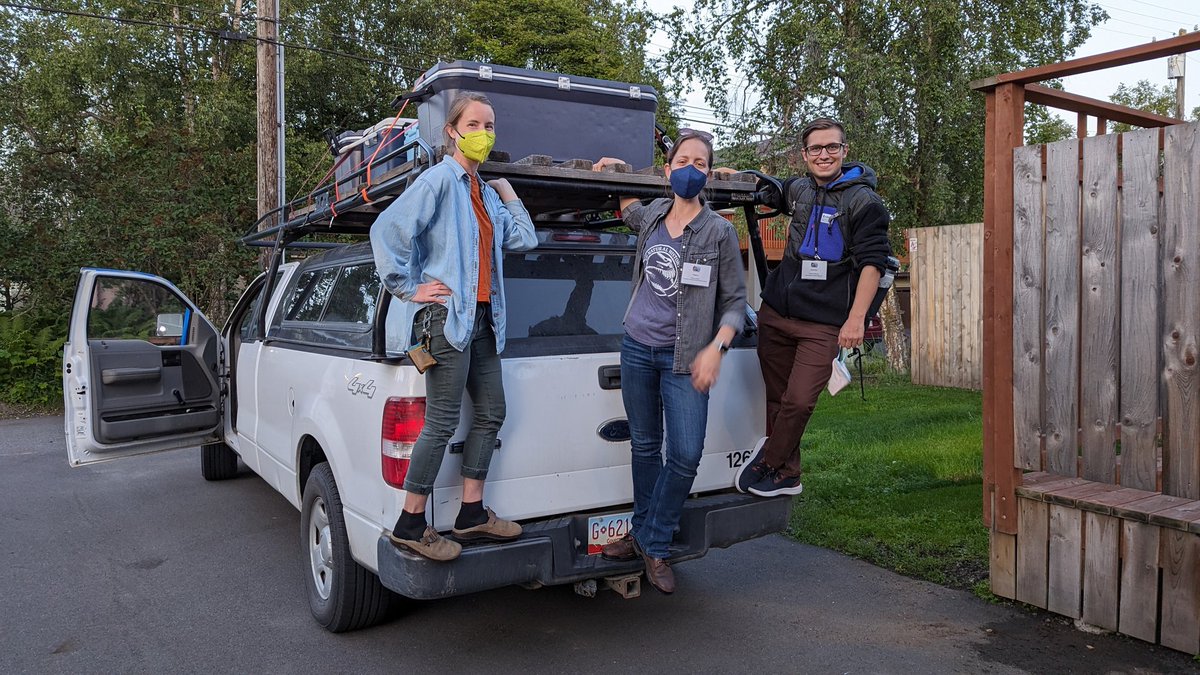 jociecolella's tweet photo. Two down but three still standing! Launched this half of the field crew to Canada - go go go! https://t.co/JLnx0YxXh4