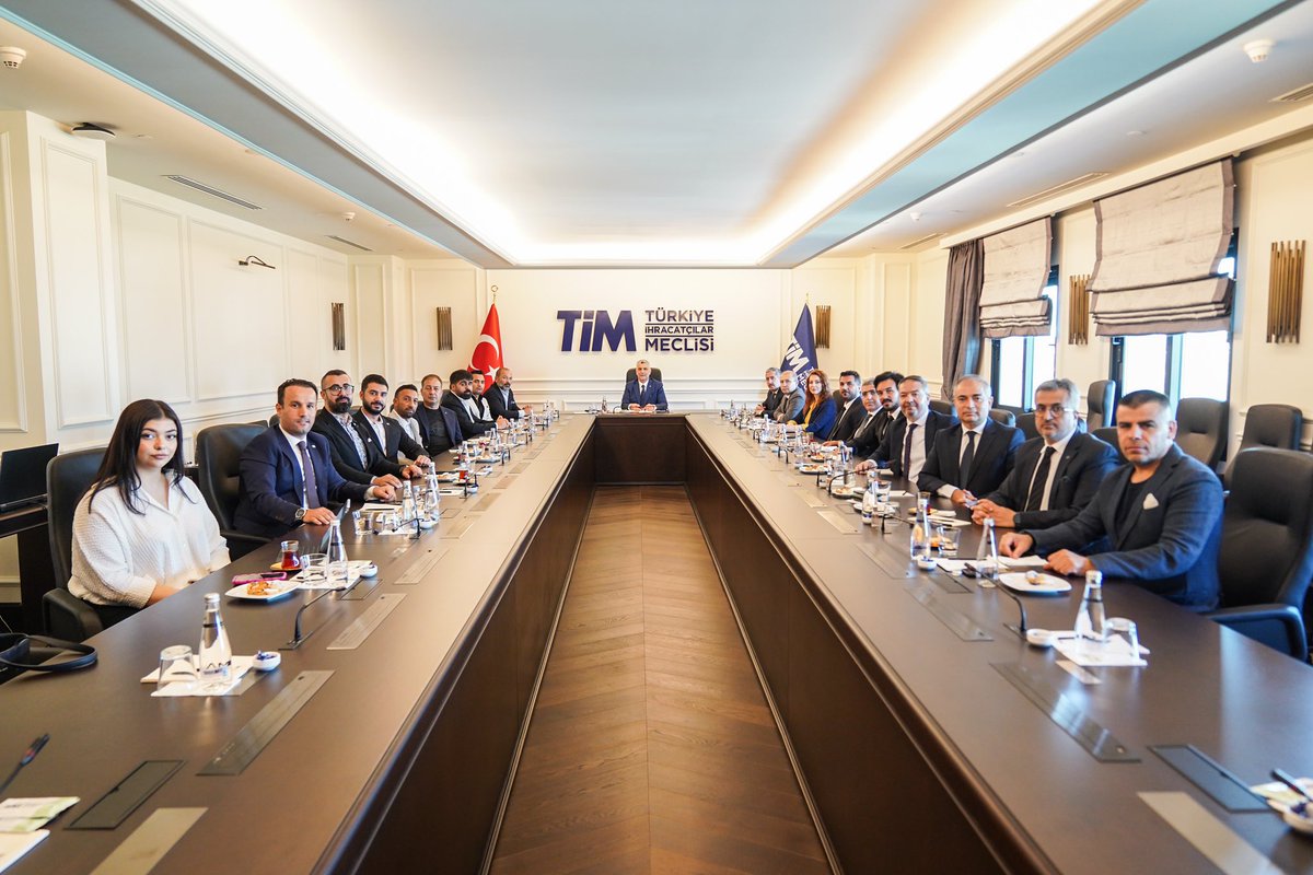 Merter Sanayici ve İş Adamları Derneği (MESİAD) ile bir araya gelerek istişarelerde bulunduk.

Merter firmalarının uluslararası rekabet güçlerini artırmaya ve markalaşmalarına yönelik atılacak adımlara destek vermeye devam edeceğiz.