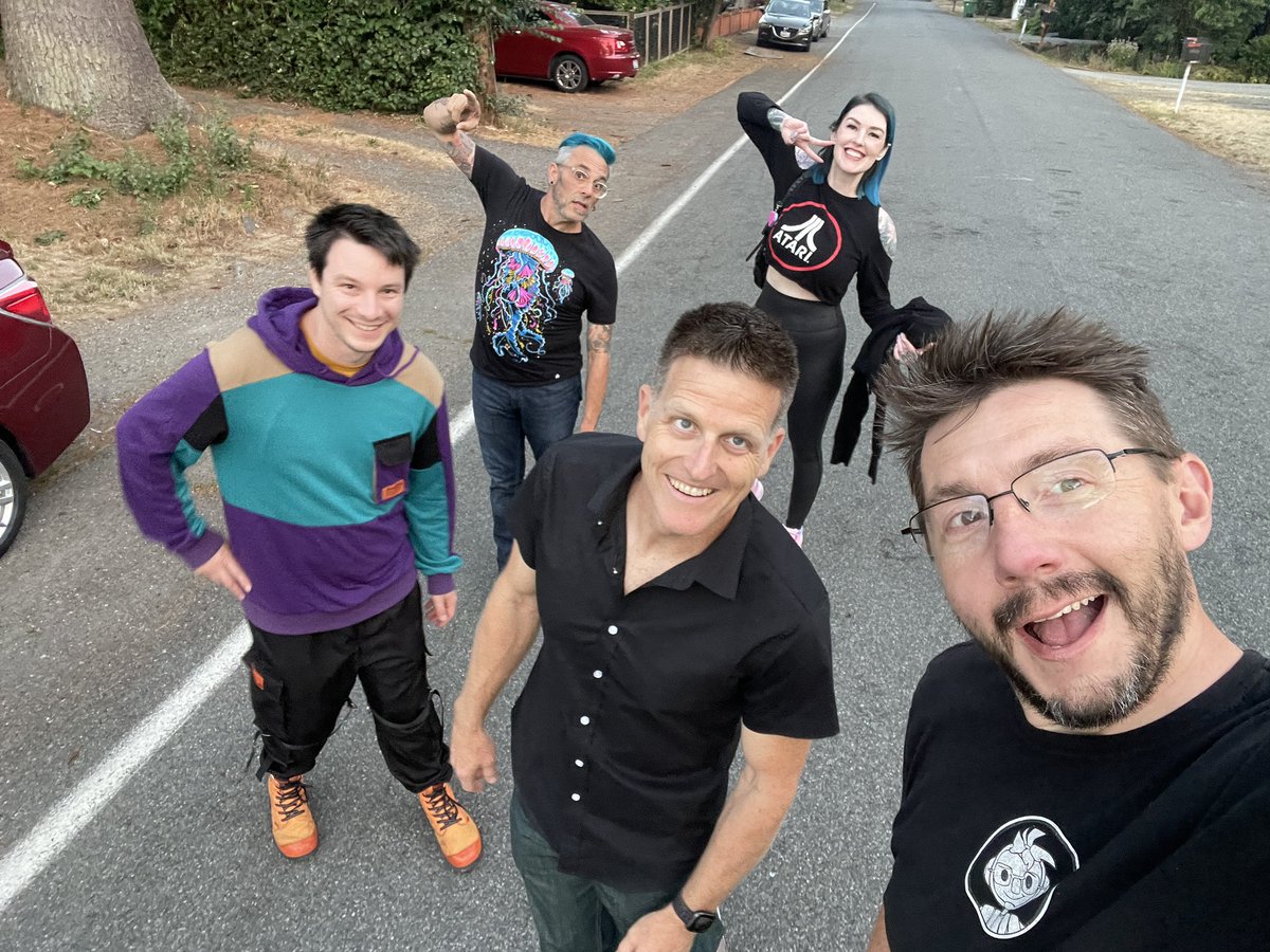 joeltelling's tweet photo. If you’re going to walk to the pub, best to grab some friends. :) https://t.co/GRkx7oM6OQ