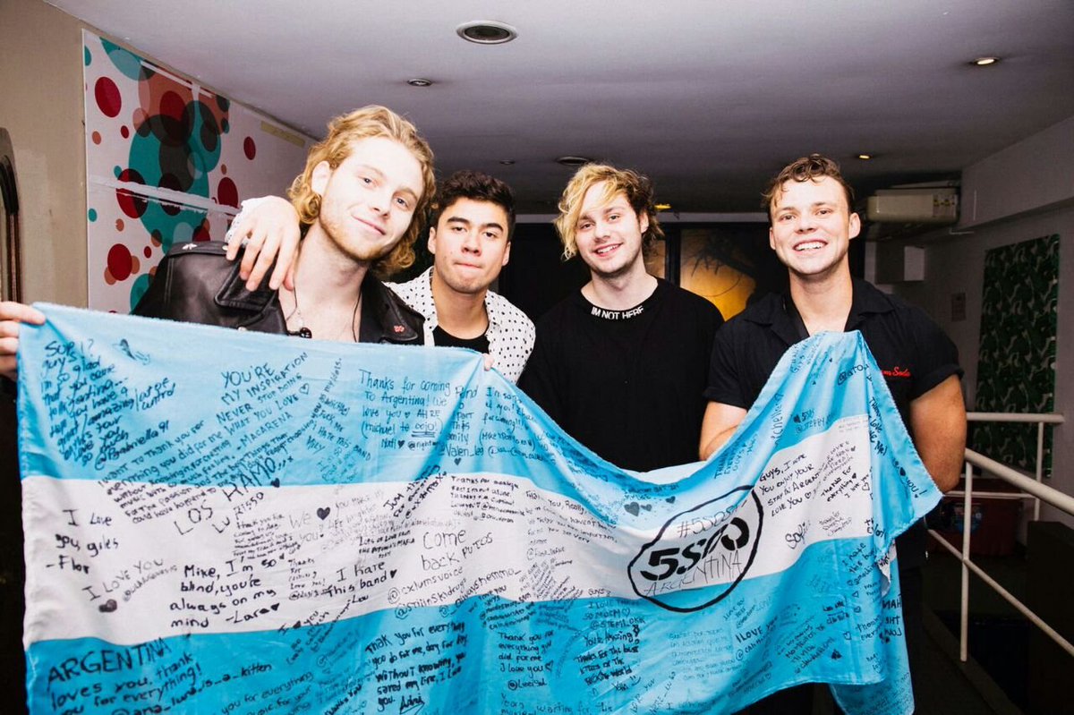 Oficial5SOSARG's tweet photo. 2017   /  2023

Hope to see you soon 🩷🩷 https://t.co/LQyvnh4zW1