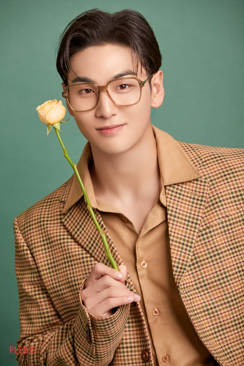 [#BH_day] 2023-07-21 
HAPPY BIRTHDAY BAEKHO BEHIND 🐯📸💙 

#HAPPY_BAEKHO_DAY
#백호 #강동호 #BAEKHO #KANGDONGHO