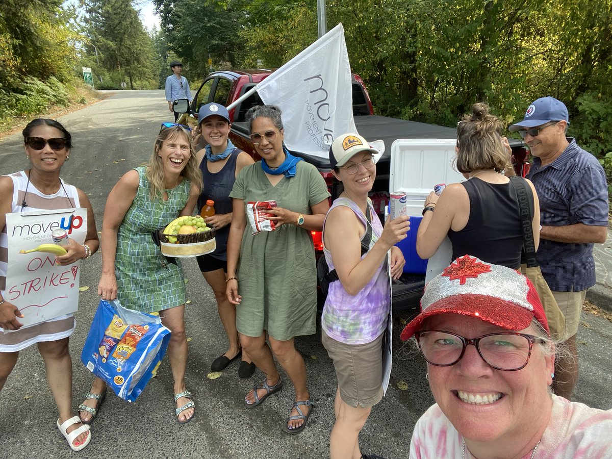 CapUFaculty's tweet photo. July 20 The joy of solidarity that comforts the pain from being away from work. #capufaculty #capstudentunion #MoveUPTogether #universitystrike #capu #capilanou #strike #workersrights #capustrike #caut #globalbc #cbcnewsvancouver #canadianlabour
#northshorenews #fpse #bcfed https://t.co/kAnU8GjaNp