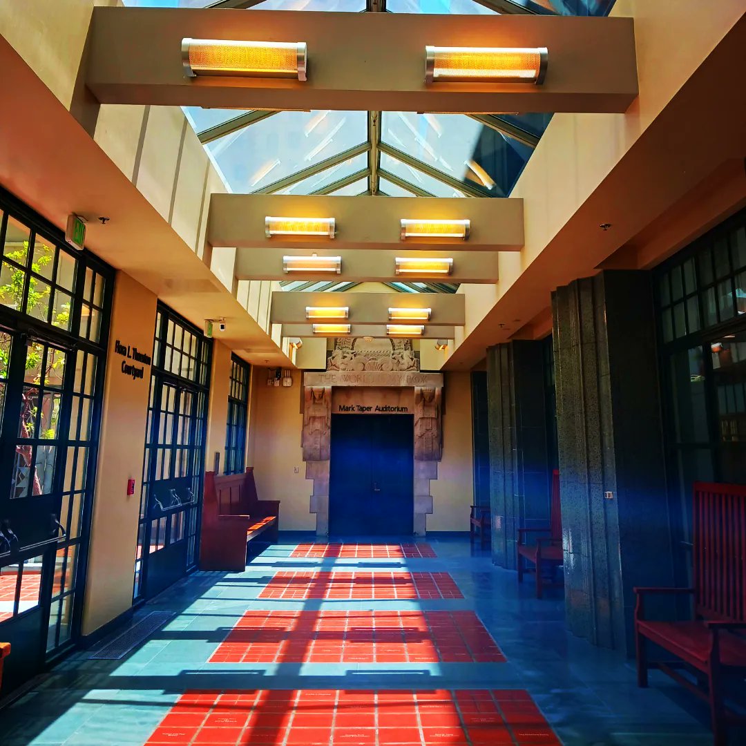 LesLeMonAuthor's tweet photo. That "Raiders of the Lost Ark" light, though ... ✨️

Corridor to Mark Taper Auditorium, @laplcentral - 07.20.2023
#dtla #lapl #library #librarytwitter #adventuresinreading https://t.co/7FIvI2QtSK