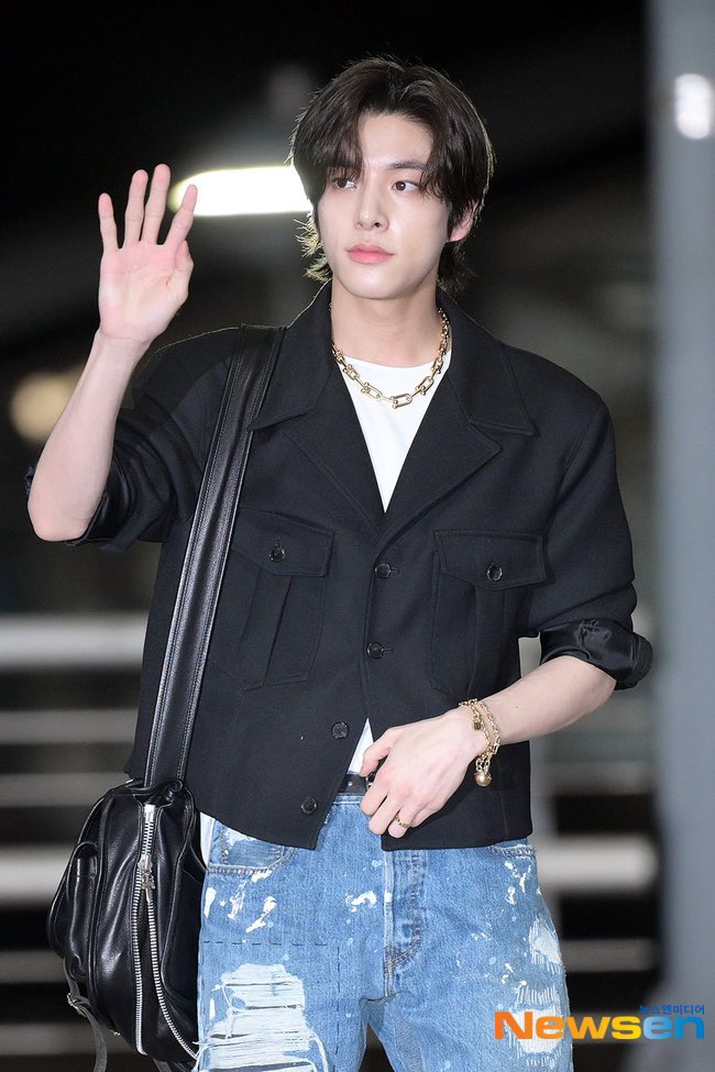 jazeshim's tweet photo. 🛫 Madrid, let's gauurrr~ https://t.co/0Qp0mT1deL