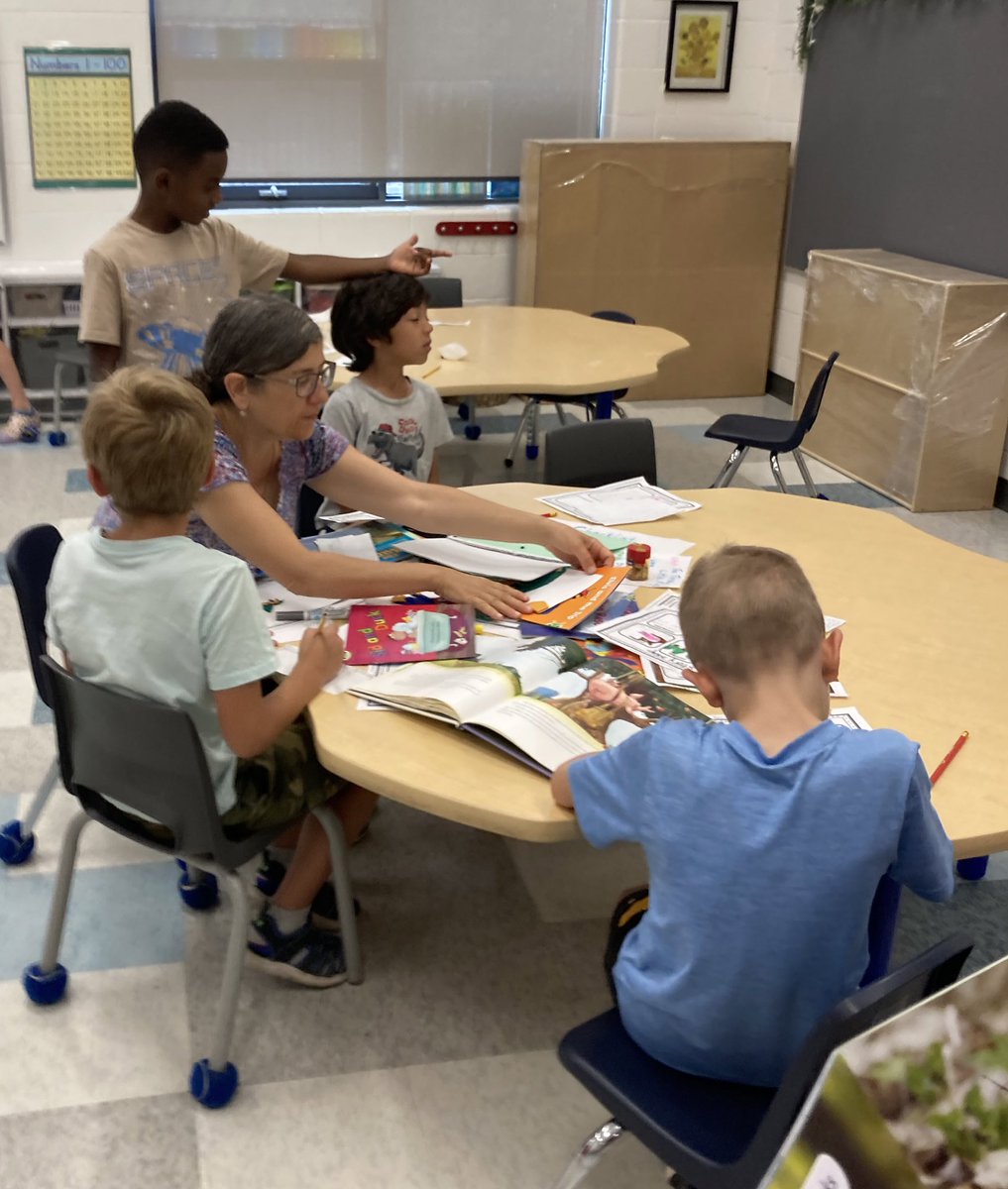 emmoretti's tweet photo. Almost at the end of our program. But lots of buzz of activity as students finish projects. team plays a vital role supporting students. @OntarioSLP @TCDSB @TCDSBSummerLit #TCDSBSummerLearning2023 https://t.co/zClzFJO9ek