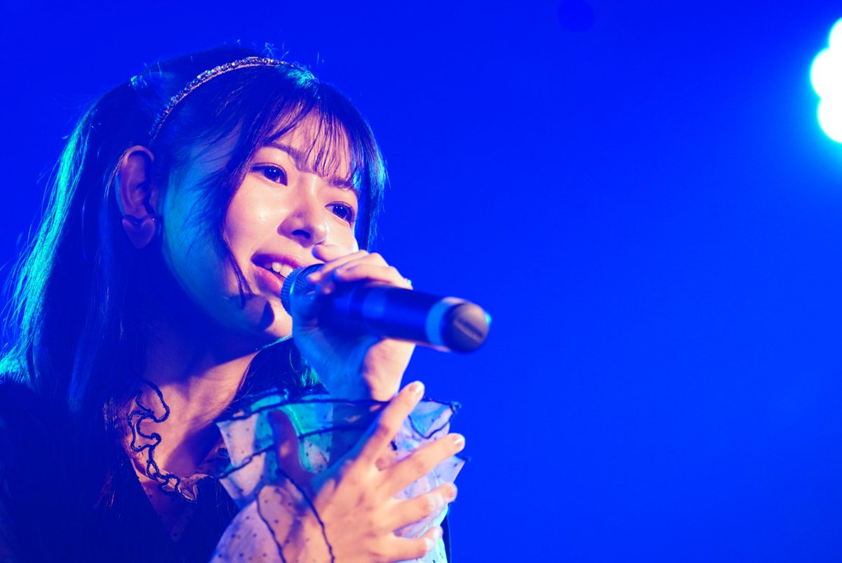 experiment626_k's tweet photo. 鶴舞デイトリップにて #小椋千央 さんのライブ写真。あえて寄りめでと思って撮ってみた（他）。被写体良くてもやっぱりライブ写真は難しいなぁ…
ステージはいいお客さんに囲まれて、すごく楽しそうに気持ちよく歌っててかっこよかったー！観てる側も楽しかったし、また行こう。 https://t.co/fPCpKzYoi0