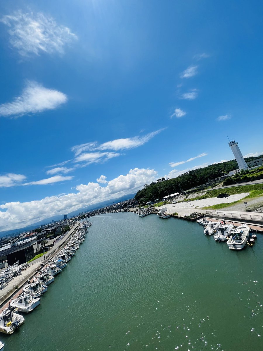 思いがけない事でもとりあえずやってみる事でまた新しい世界が見えたりするものですね😌🌹
沢山のチャンスをくださる周りの人達に感謝します✨