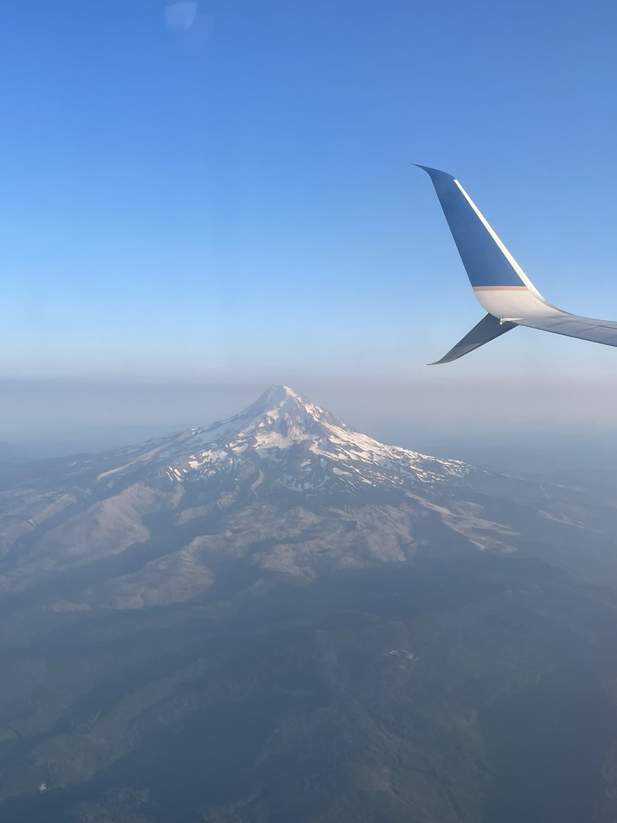 DanaMarieAdams's tweet photo. @NateSilver538 View flying into Portland this month. Nearly everyone else on the plane missed it with their shades down. 🤯 (Except those seated around me, because I obnoxiously pointed it out to everyone in earshot, because people need to feel awe at least now and then) https://t.co/H8XwJr2hUl