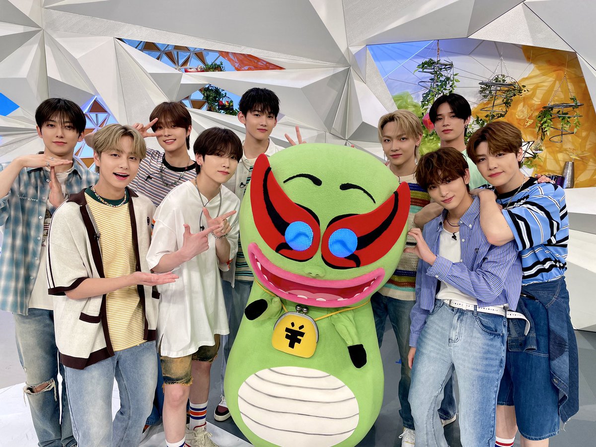 sundaybreak_cx's tweet photo. きょうのゲスト🌻

いよいよあす22日開幕するフジテレビ夏の大型イベント『お台場冒険王2023 SUMMER SPLASH！』☀️
『めざましライブ』のトップバッターを飾る&amp;TEAMのみなさん🌈

ワクワクが伝わってきました🎶

#andTEAM
#お台場冒険王2023
#めざましライブ
#めざまし8
@andTEAMofficial https://t.co/x0VVOJZQPF