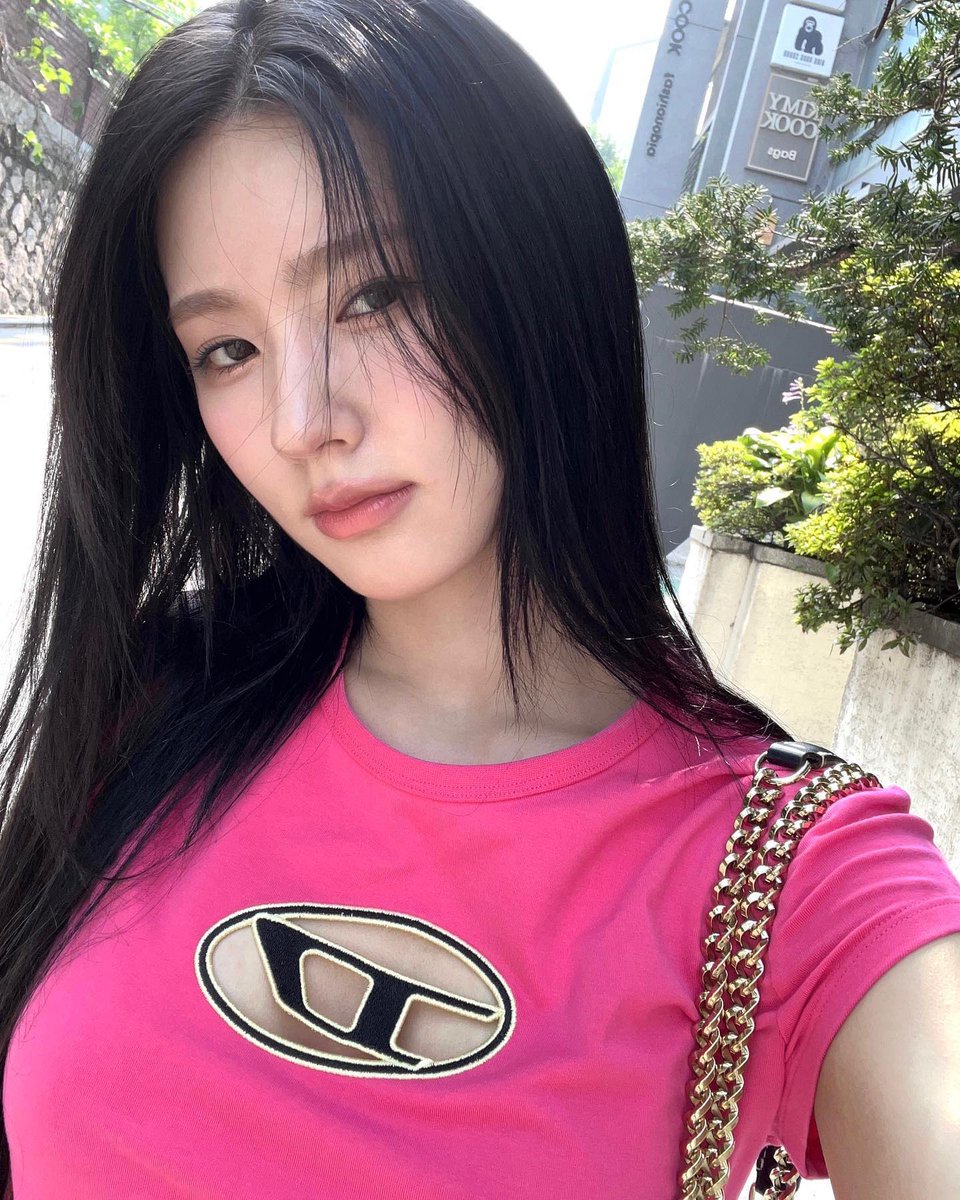 2YEONZIP's tweet photo. 😵 https://t.co/zcrOU8BQti