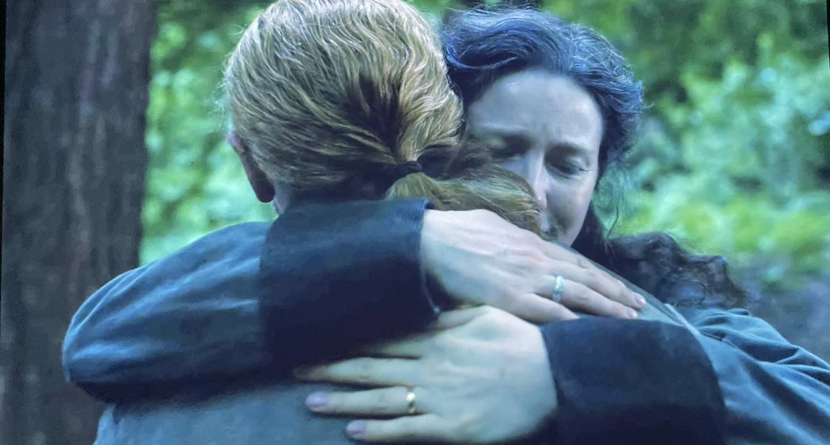 4b0ysandaqueen's tweet image. Always the best reunions 🥹❤️
#OutlanderAtMidnight #Outlander 
#TheFrasers