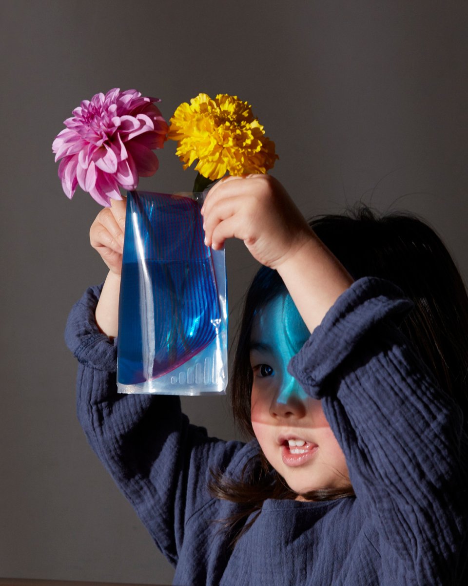 D-BROS
ディーブロス

Hope Forever Blossoming
フラワーベース（1,000/2枚）

平たいビニールパックに
水を入れるだけで

アッという間に安定した
美しい花瓶に変身

新築
結婚
新生活
開店

お祝いの
ギフトにも...

残りわずか
セール価格で！

ekiten.jp/shop_58710454/…
vimeo.com/451409977