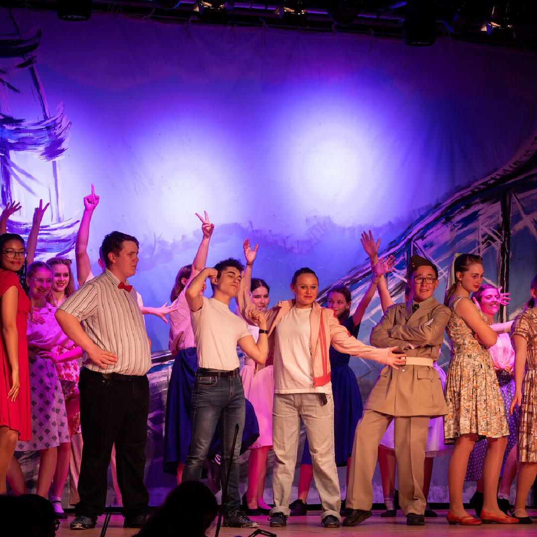 PatchamHigh's tweet image. Let's finish with a big shout out to the both casts of 'All Shook Up' and the musicians! It was a fantastic show, well done everyone and thanks for your support. Head to our website for more pics!
patchamhigh.brighton-hove.sch.uk/2023/07/17/all…

#schoolshow #schoolperformance #actinginschool
