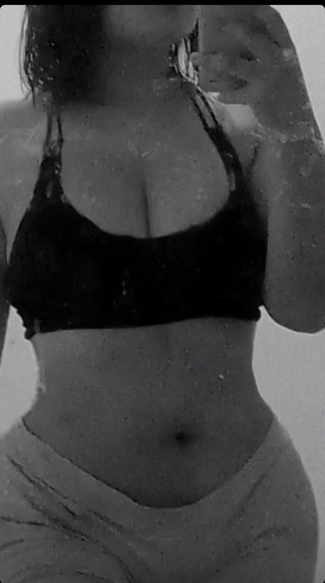 criss_t23's tweet photo. g-night babes🤍
#nsfwtw #hot #selfie #sexy #boobs #nude #tits #nsfw #brunnet #blackandwhite https://t.co/KiizTD2MHT