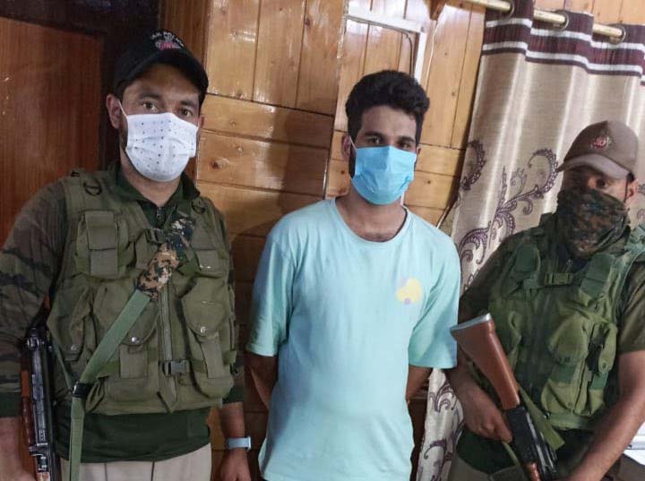 RisingKashmir's tweet image. #Selfstyled journalist arrested over #terrorfundingcharges : #Police

@SrinagarPolice. @KashmirPolice
@JmuKmrPolice

risingkashmir.com/self-styled-jo…