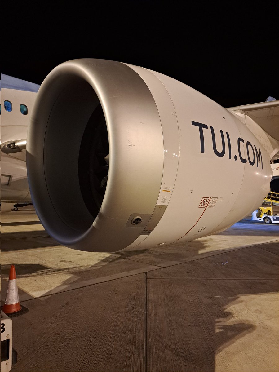 tallgreyfella's tweet image. Not a #Planegeek but flew on the #Dreamliner #Firsttime for every thing