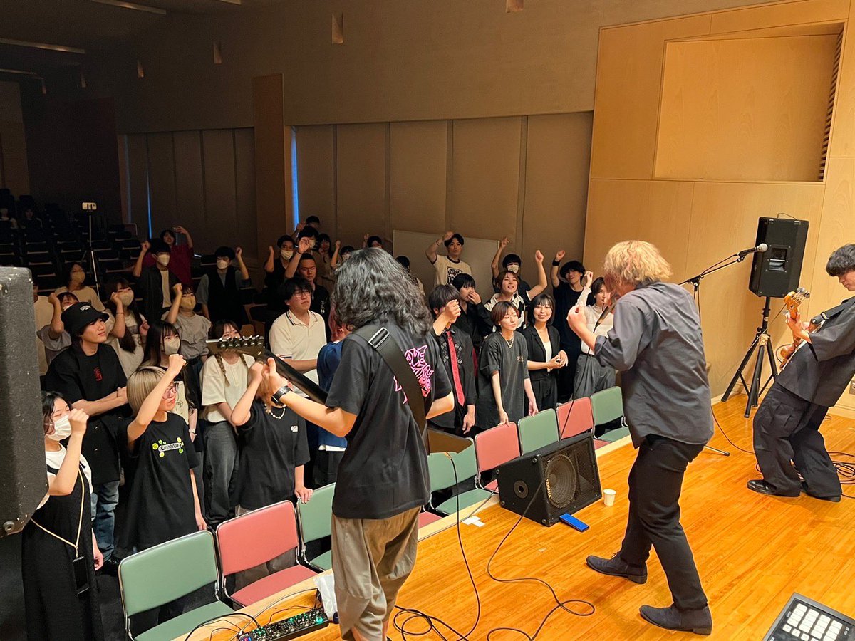 2023.7.20 新歓ライブ
無事終了しました！！来てくれた皆様、ありがとうございました！

コロナ明け初、おそらく4年ぶりのフォーク部主催ライブでした。
初心者を含む新入生たちもたくさん参加し、とても活気あるライブになったと思います☺️
りんどう祭や次のライブに向けてまた練習を頑張ります！！