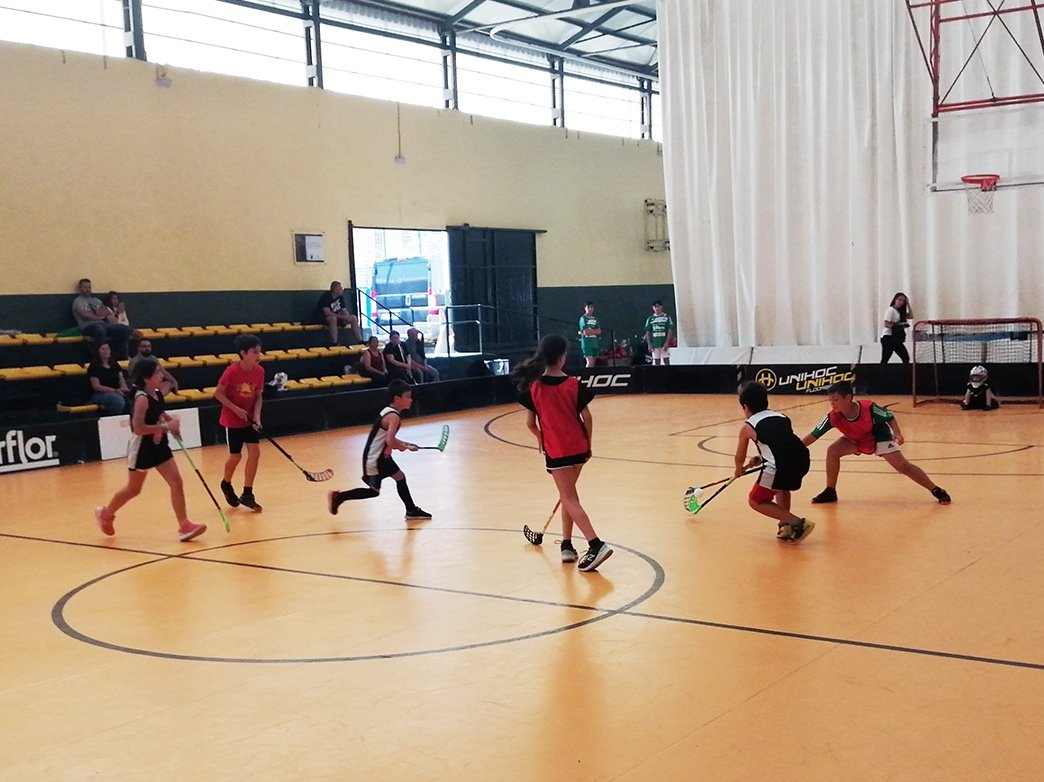 Estamos recopilando en nuestro blog las noticias del final de curso. Gracias a las escuelas y grupos de #FloorballCórdoba por facilitarnos info y fotos de la noticia "Finalizó la II Liga educativa mixta de Floorball Córdoba", que puede leerse aquí 🥅🏑👇
cordobasuperglads.wordpress.com/2023/07/14/fin…