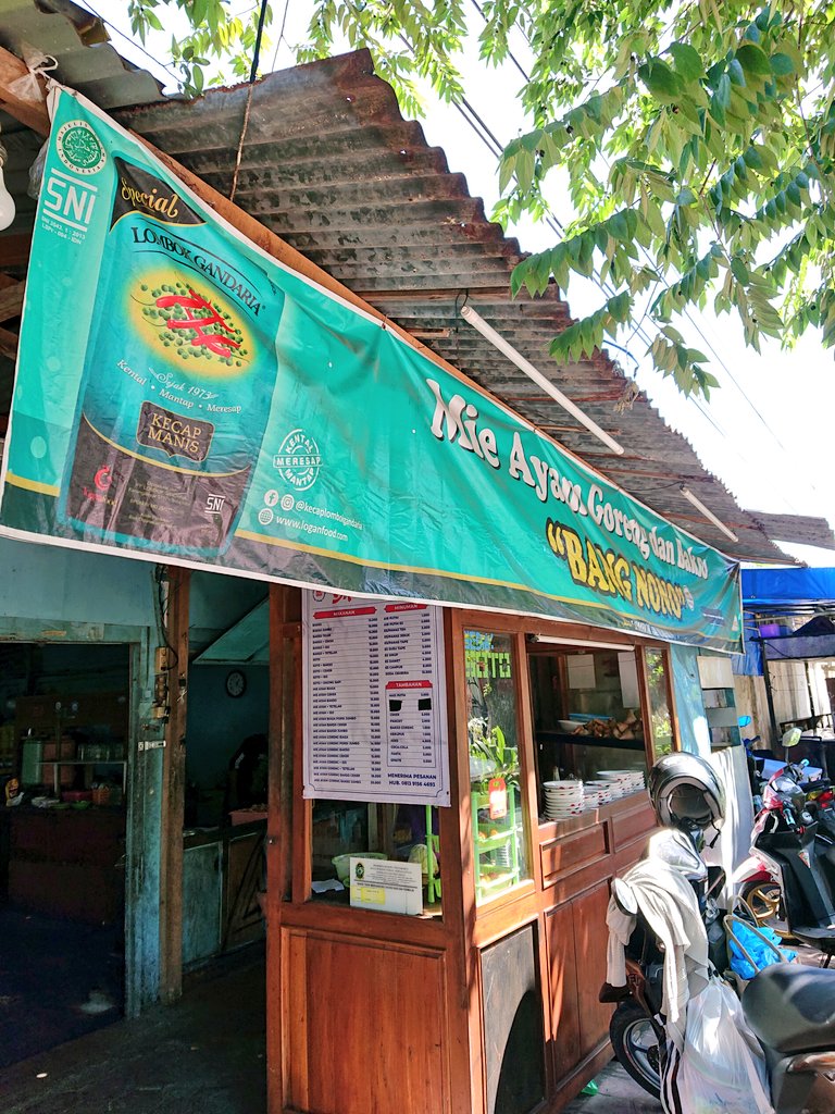 NurSetoAji's tweet photo. #JumatMieayaman panik dan mencari sesuap mie ke Mie Ayam Goreng Bang Nono area Gayam. Behh perpaduannya mantep bener dah pakai topping ceker wenak pol. Bakso Goreng dah include lur dan masuk juga di lidah. Mie nya lembut dan porsinya pas!

https://t.co/Vu58a8yZuj

@InfoMieAyamYK https://t.co/3IJw1bR5Q3