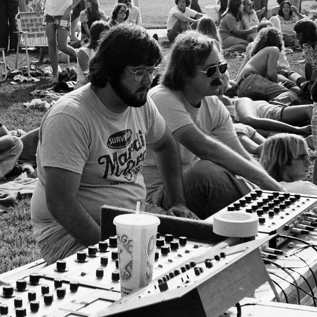 wallygrant's tweet photo. @thesoundbooth Nice Van!  

Mine was a Tapco 6000 no faders just pots https://t.co/NfbkMfD9Yn