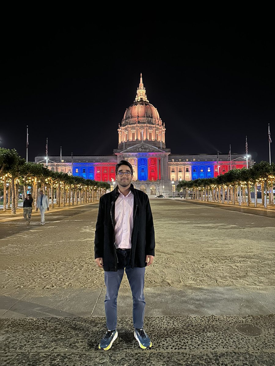 EnriqueAsmar's tweet photo. 20 de Julio en el Centro Cívico de San Francisco https://t.co/glVKbi6df8