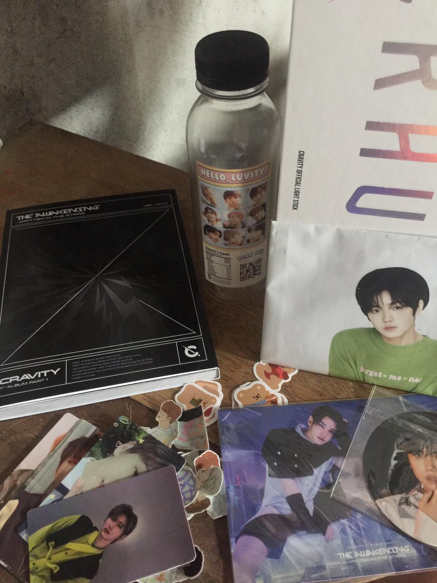 adeny0314's tweet photo. Tuloy tuloy na ung concert huhu dami pang freebies thank you po @blooscart 🫶🫶 https://t.co/qvb3elQktX