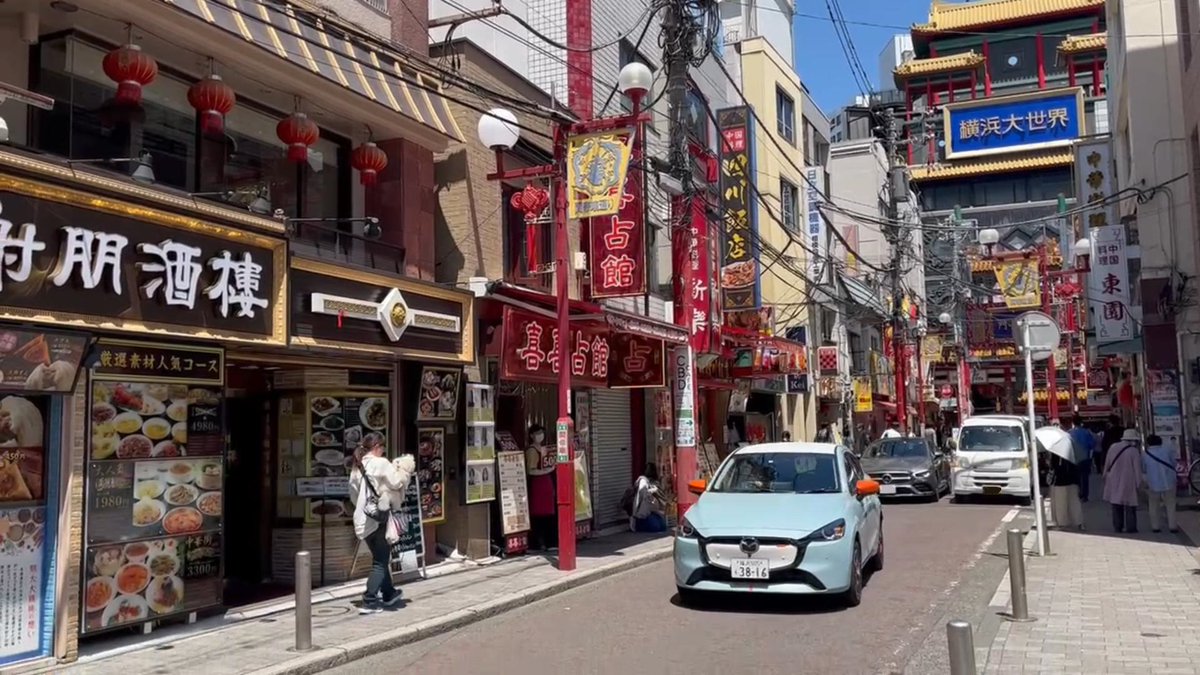 beecar_beecar's tweet photo. 198通りのカラーコーデの組み合わせができるマツダ２♪　その中からルーキードライブを選んで試乗してきました！中華街でも存在感大♪

＃東海オンエア　号
＃車女子

【内外装】MAZDA2・ROOKIE DRIVEを試乗ドライブ。1車女子におす... https://t.co/rYbRwjq9No @YouTubeより https://t.co/yRPnKFfmwX