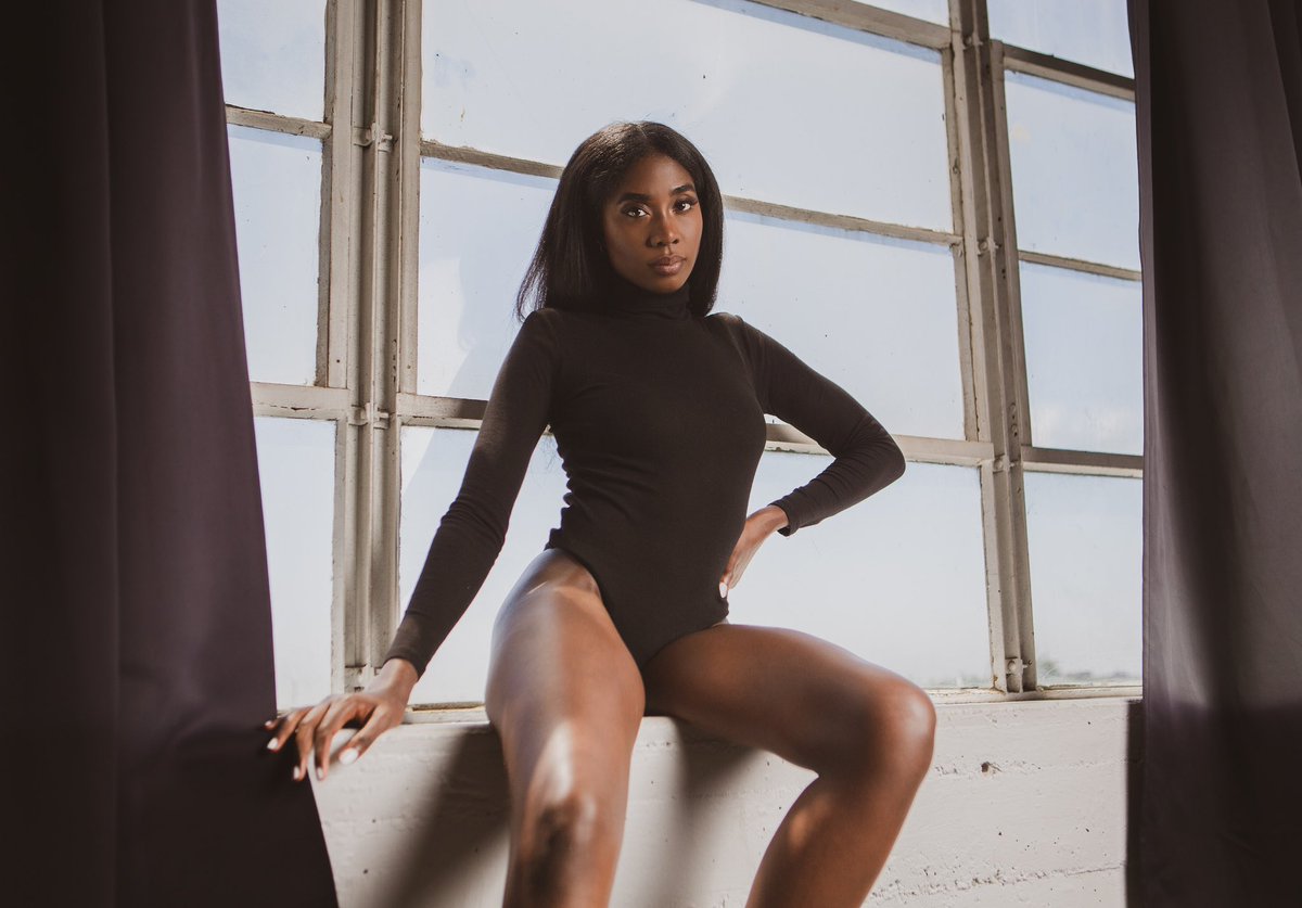 Living in the middle of something I prayed for🙏🏾🙌🏾

📸: @undressyourbones ✨