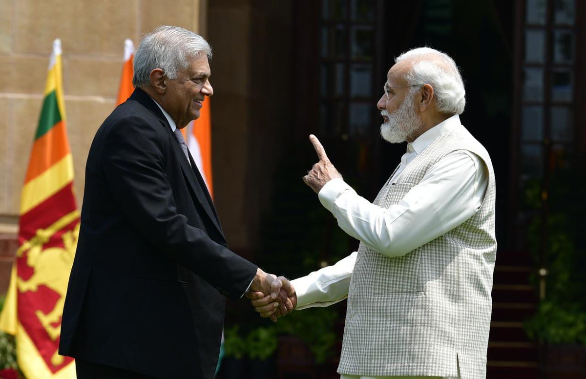 the_hindu's tweet photo. Just in: Prime Minister #NarendraModi meets Sri Lankan President #RanilWickremesinghe before their meeting at Hyderabad house in #NewDelhi on Friday.
📸: @rvmoorthyhindu https://t.co/TA2YcCwIOM