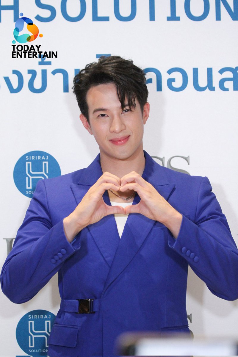 todayentth's tweet photo. เก็บตกภาพ " เจมส์ มาร์ " ในงานเปิดตัวศูนย์สุขภาพเชิงป้องกันและบูรณาการสมดุลชีวิต “SIRIRAJ H SOLUTIONS” ซึ่งเป็นการร่วมมือกันของไอซีเอส ไลฟ์สไตล์ คอมเพล็กซ์ (ตรงข้ามไอคอนสยาม) และ โรงพยาบาลศิริราช
#ชีวิตดีดีเริ่มต้นด้วยสุขภาพที่ดี #HEALTHYFIRST
#เจมส์มาร์ https://t.co/FoxJweyj3J