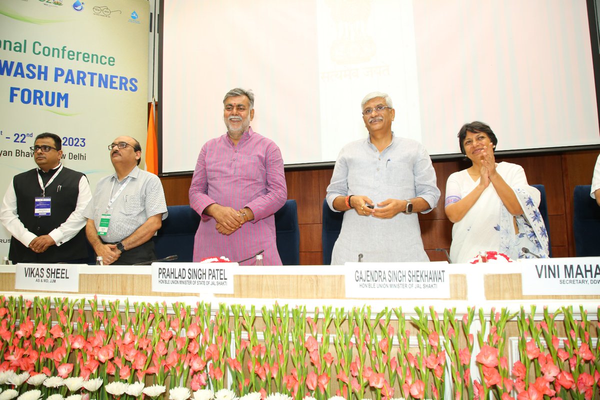 Hon'ble Union Minister, Jal Shakti Shm @gssjodhpur launched the #RWPF webpage today at Vigyan Bhawan. This portal enables everyone to stay updated on latest developments, initiatives driving for WASH sector. #RWPF2023 #RWPFNationalConference2023 @prahladspatel @KPMGIndia