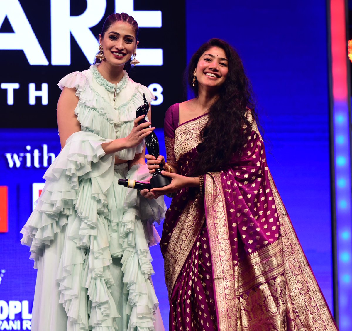 MoviesUpdatez's tweet image. #6YearsForFidaa 

Hyderabad,Sudarshan35 62 Days Run. Replaced With #JaiLavaKusa 

RTC X-Roads closing gross 1,46,20,175. 

@IAmVarunTej @Sai_Pallavi92 @SVC_official 

A Film by @sekharkammula #Fidaa