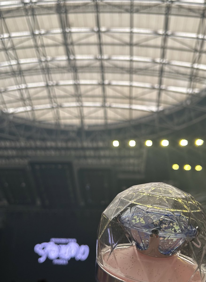 안녕하세요..
올때마다오랜만이네요...........
다들더위조심하시고
콘서트가시는분들
안전하게보고오세요🫶
