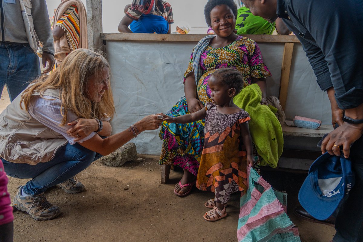 WFPDRC's tweet photo. 📸Allison Oman Lawi, @WFP Deputy Director of Nutrition, on mission in eastern DRC.

650,000 cases of malnutrition amongst children and pregnant and breastfeeding mothers.

We are seeing up to 50 new cases a day. https://t.co/UIy7GMXqqv