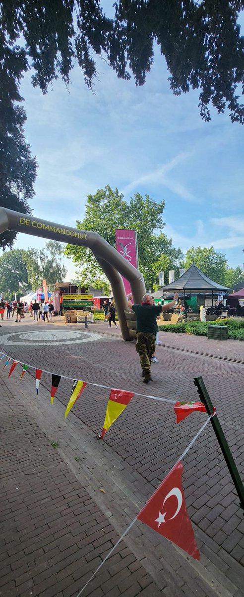 commandohut's tweet image. We zijn weer up and running in Beers. Mooie plek om even een korte pauze te houden. Loop gerust even naar binnen. Je mag pakken wat je wilt en dat alles voor een vrijwillige bijdrage. #4daagse #Nijmegen #commandohut