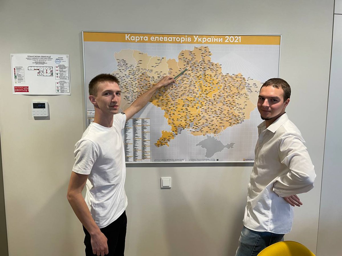 Astarta_Kyiv's tweet photo. Internship at Astarta - the future in agriculture is one step closer! 👌🤩The future specialists will learn the intricacies of working in the elevator business for next three month. More about internship in Astarta read here: https://t.co/Ju62CdgU0t https://t.co/tYFoZo3pb0