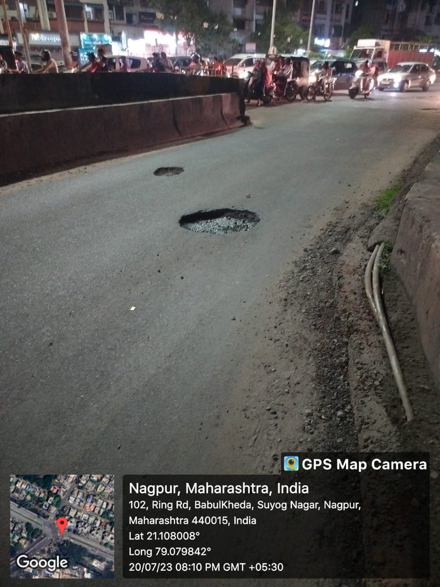 @nmccommissioner @ngpnmc A deadly pot hole in the middle of turning at narender nagar sqr. While turning towards flyover. #nagpur Courtesy @PranitSoni