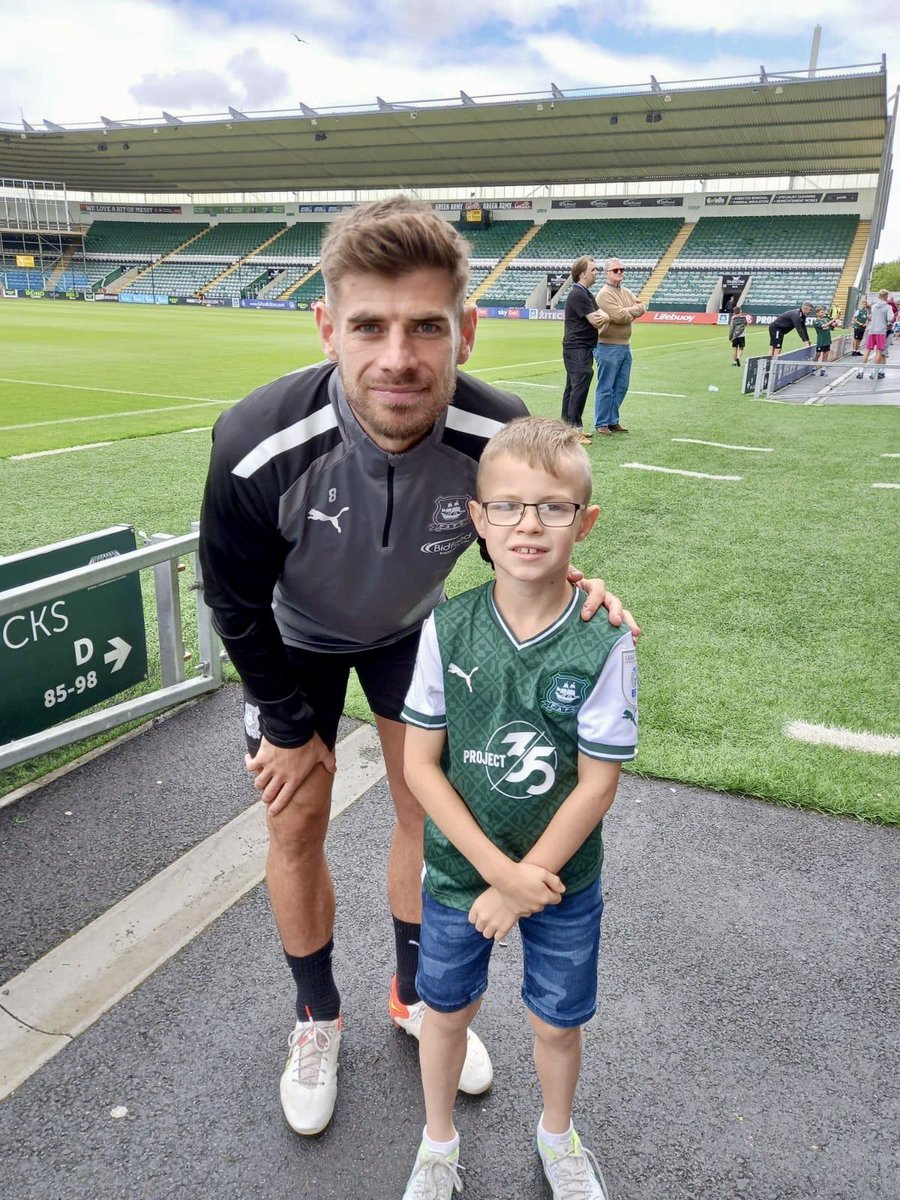 tonygibbins85's tweet photo. @Argyle @ArgyleEvergreen really hoping that there’s an open training session before the season starts. Dylan got into argyle when we wandered in on a trip to central and now he lives for it. https://t.co/HChXSRLQOC