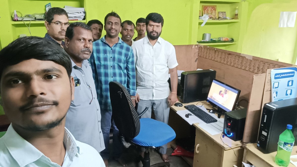 AmidalaRaju's tweet photo. #PACSasCSCs 
#EmpoweringCooperatives 
#SahakarSeSamriddhi 
#CSC #DigitalIndia 
#RuralEmpowerment 

@AshwiniVaishnaw
@AmitShahOffice
@MinOfCooperatn
@HMOIndia
@AmitShah
@CSCegov_
@CSCTelangana

Pacs as Csc's event live telecast watching farmers and vle's
 from medak
CSC DM https://t.co/TynrFtWhtW