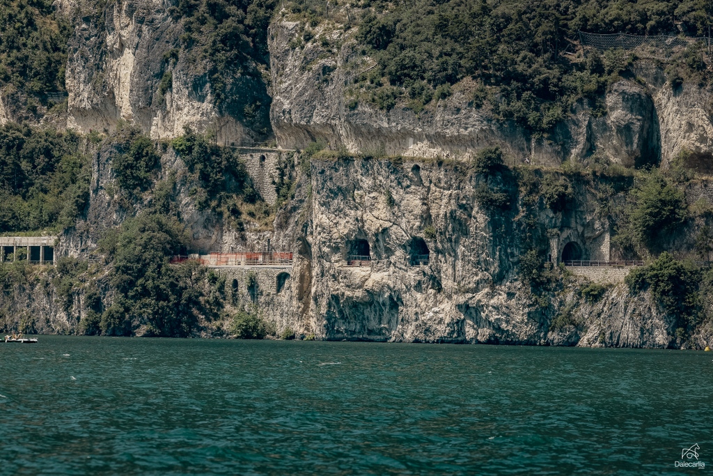 sjuab's tweet photo. Immerse yourself in the hidden gems and unforgettable adventures that Strada della Forra Road and Italy's landscapes have to offer. ✨⁠
⁠
https://t.co/8AhGbRIMrD⁠
⁠
⁠
#lakegarda #vacation #italy #summer2023 #roadtrip #StradadellaForraRoad https://t.co/OxvqclolUA