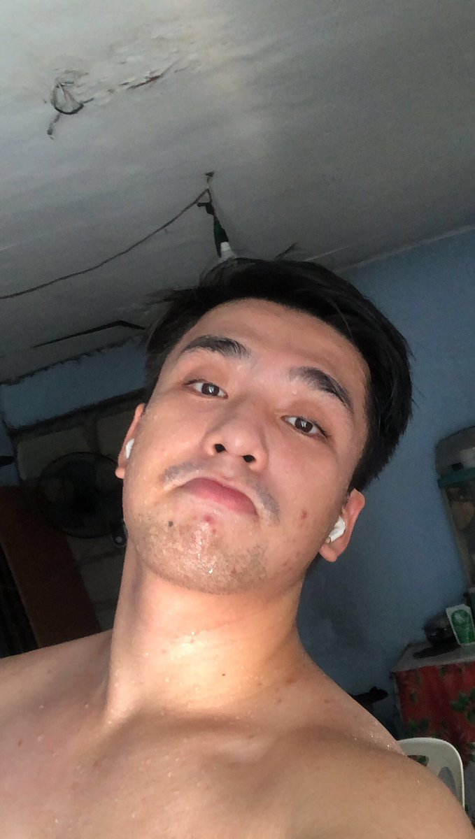_jayveeismyname's tweet photo. hot friday https://t.co/MgkOWss70w