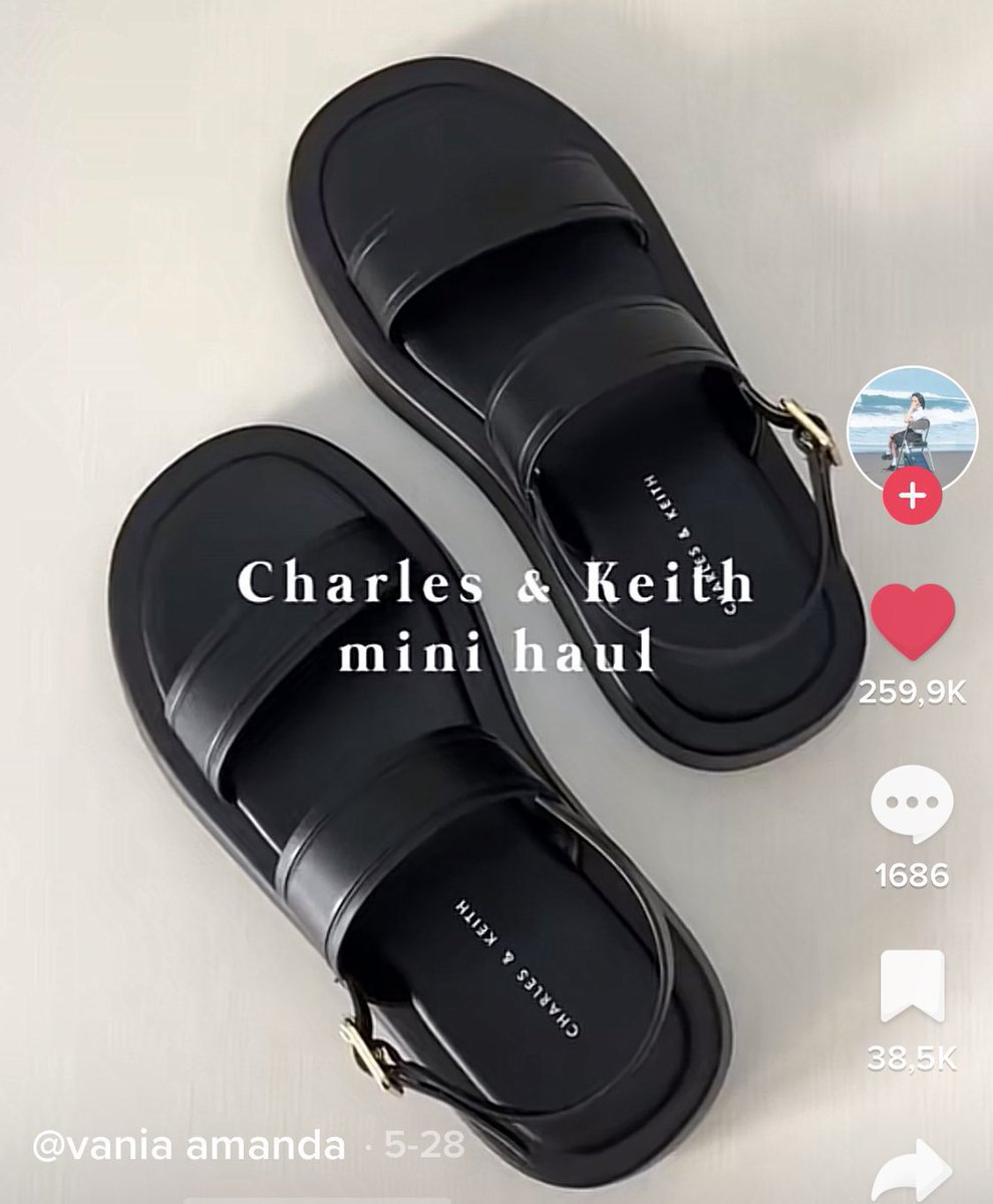 reviewhaul's tweet photo. sandal aesthetic &amp; comfy low budget

a thread https://t.co/6WqRp6GYtG