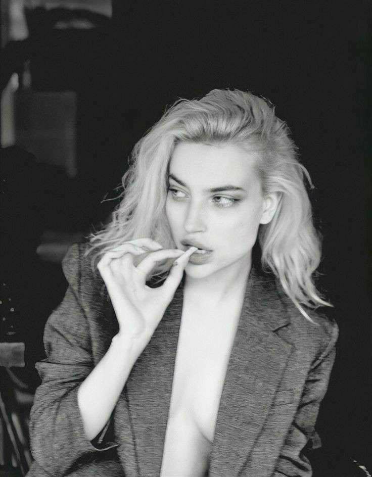InstituteGifted's tweet photo. ┌──── “ : 𝐹𝑖𝑐ℎ𝑎 𝑑𝑒 𝑎𝑙𝑢𝑛𝑜 : „
𝑁𝑜𝑚𝑒: Felícia Sara Hardy.
𝐼𝑑𝑎𝑑𝑒: 22 anos.
Á𝑟𝑒𝑎: Anti-Herói.
𝑈𝑠𝑒𝑟:  @Hardyykitty 
𝑃𝑟𝑜𝑛𝑜𝑚𝑒𝑠: Ela/dela.
𝐻𝑎𝑏𝑖𝑙𝑖𝑑𝑎𝑑𝑒𝑠: Ladra especialista, acrobata de nível olímpico estrategista...
𝑆ℎ𝑎𝑝𝑒: https://t.co/3QYtI5QBkC