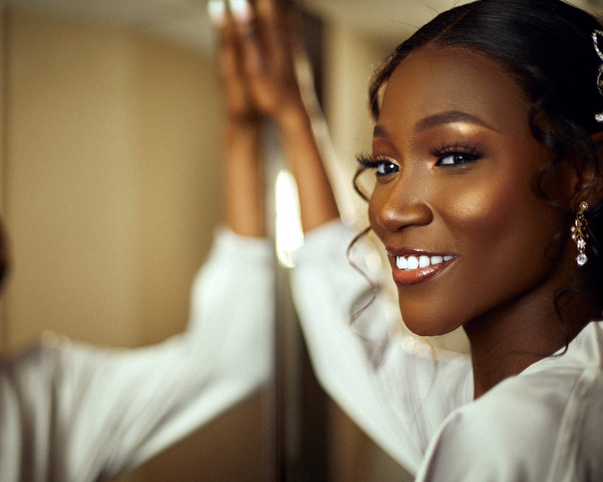 aysticks's tweet photo. @TheMayorOtu Photography will change my life 
.
I am a Nigerian Wedding Photographer based in the UK. https://t.co/hbu65FgxTK